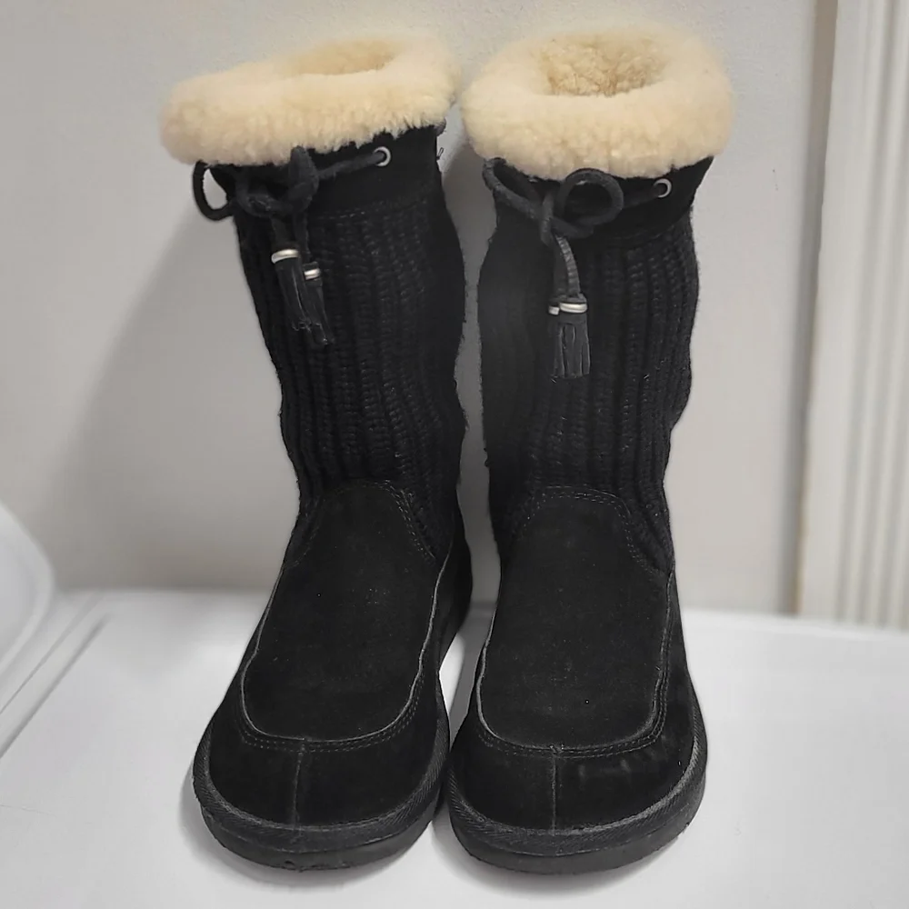 UGG Australia Black Suburb Boots Leather/Cable Knit Size 7